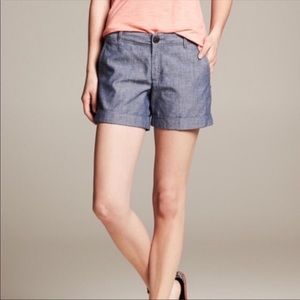 Banana Republic chambray shorts. 00